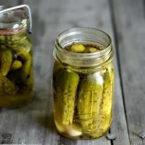 5 simple and delicious recipes for pickled cucumbers in oil