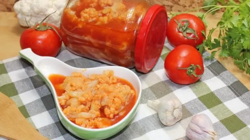 How to preserve cauliflower in tomato juice for winter: recipes