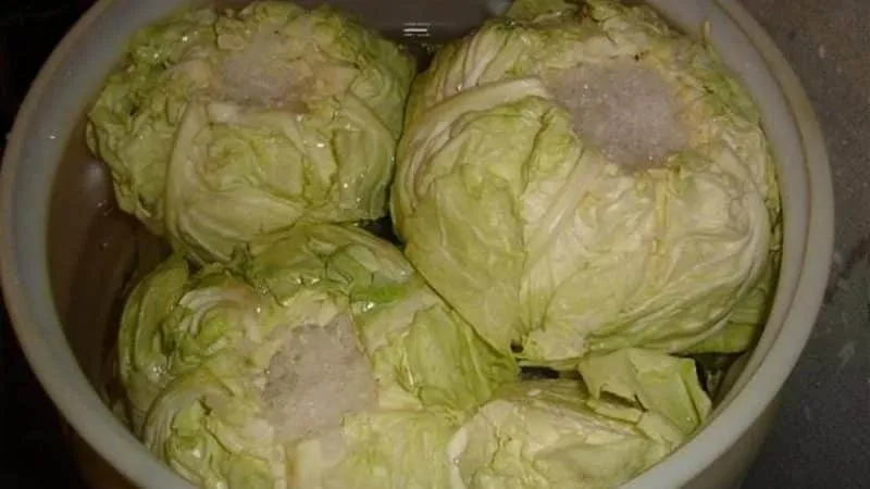 How to properly store cabbage in the freezer, refrigerator, and without cooling devices