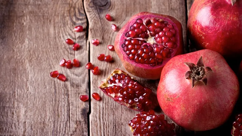Pomegranate - daily intake norms, can you eat the seeds