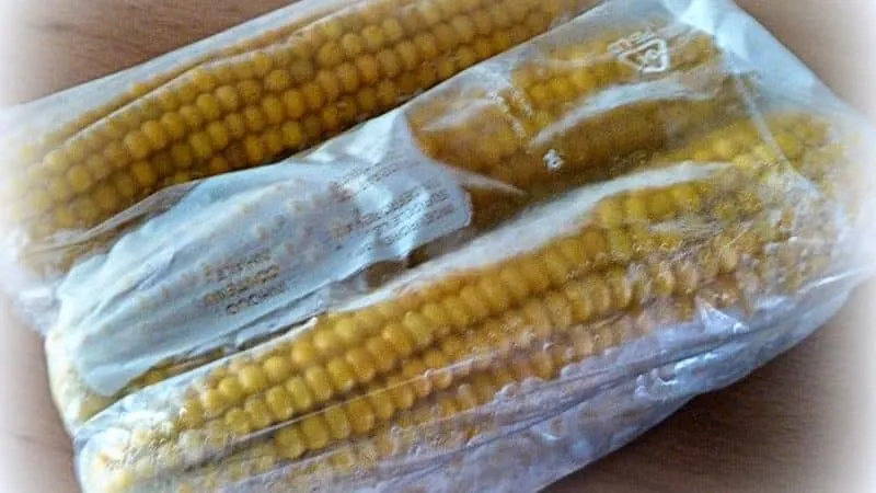 Where and how to store corn on the cob at home: optimal conditions and storage periods