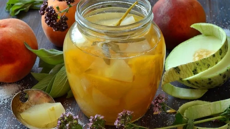 Delicious, aromatic and healthy melon compote: cook it yourself using the best recipes