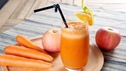 How to prepare apple and carrot juice from a juicer for the winter