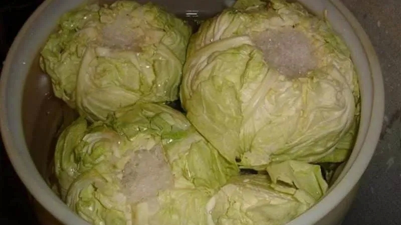How to Properly Store Cabbage in the Freezer, Refrigerator, and Without Cooling Devices