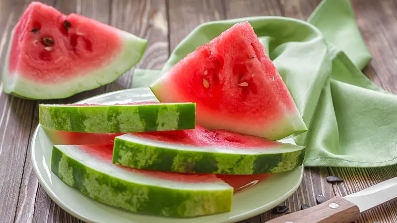 How to understand that a watermelon has gone bad and what to do if this happens