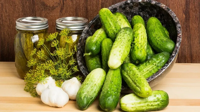 Why pickled cucumbers are hollow inside and how to preserve them correctly to prevent this issue