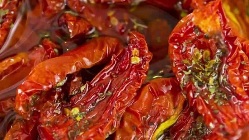 How to make sun-dried tomatoes at home: a selection of the best methods for preserving tomatoes