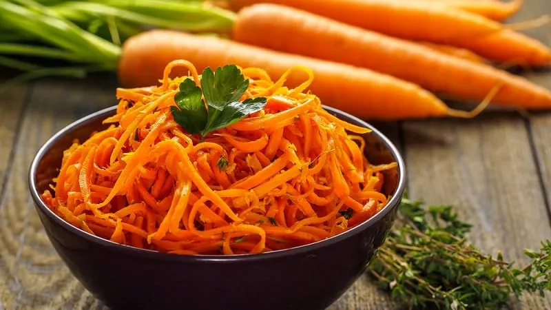 Calories, vitamins, and nutritional value of raw and cooked carrots