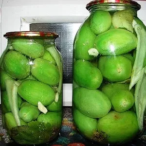 How to properly prepare salted tomatoes in jars "barrel-style" using the cold method: recipes and useful tips